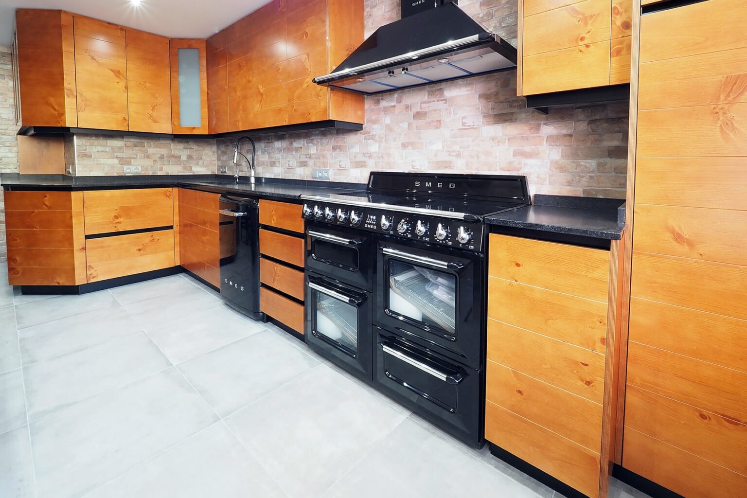 Diseño y fabricación de mobiliario comercial de madera en Marratxí Carpintería Cirer